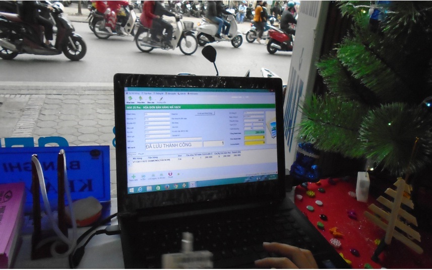 Máy thu ngân tại Kính mắt Thu Hà